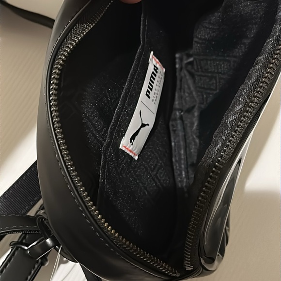 NWT Puma Black Crossbody Bag - Picture 3 of 4